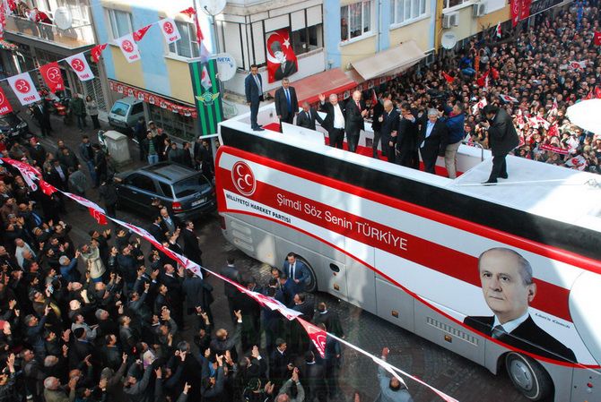 MHP LİDERi DEVLET BAHÇELİ AKHİSARLILAR İLE BULUŞTU